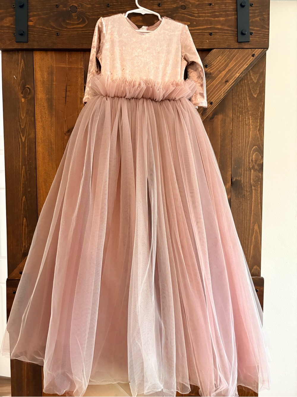 Tunza Tulle gown size 8-10. Good condion